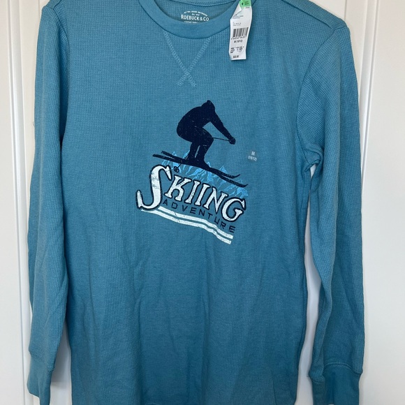 2 Boy shirts - Picture 6 of 10